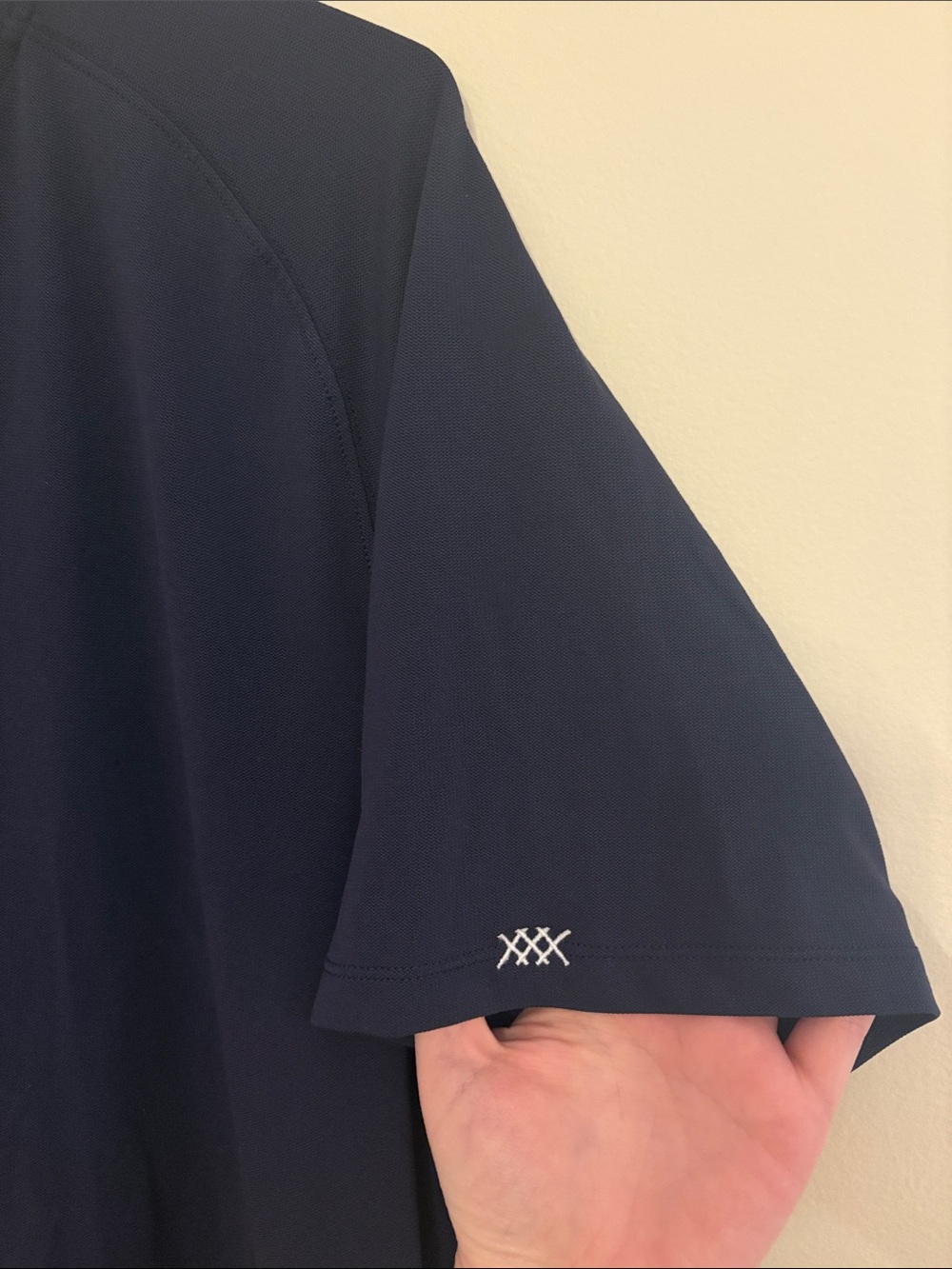 RHONE Delta Pique Notch Neck Short Sleeve Tee in Navy with White Trim XL - Picture 4 of 5